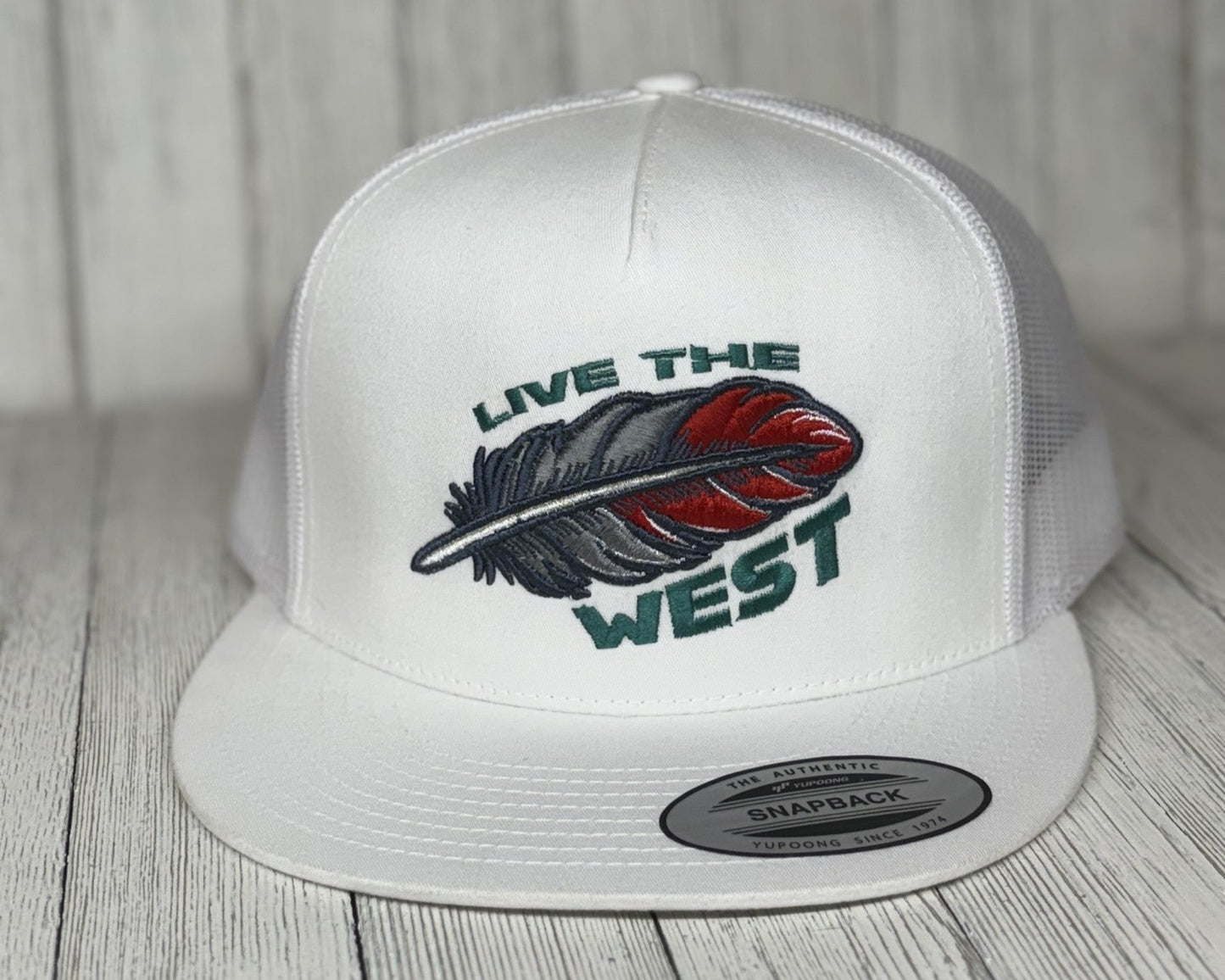 LIVE THE WEST - White flat bill trucker hat