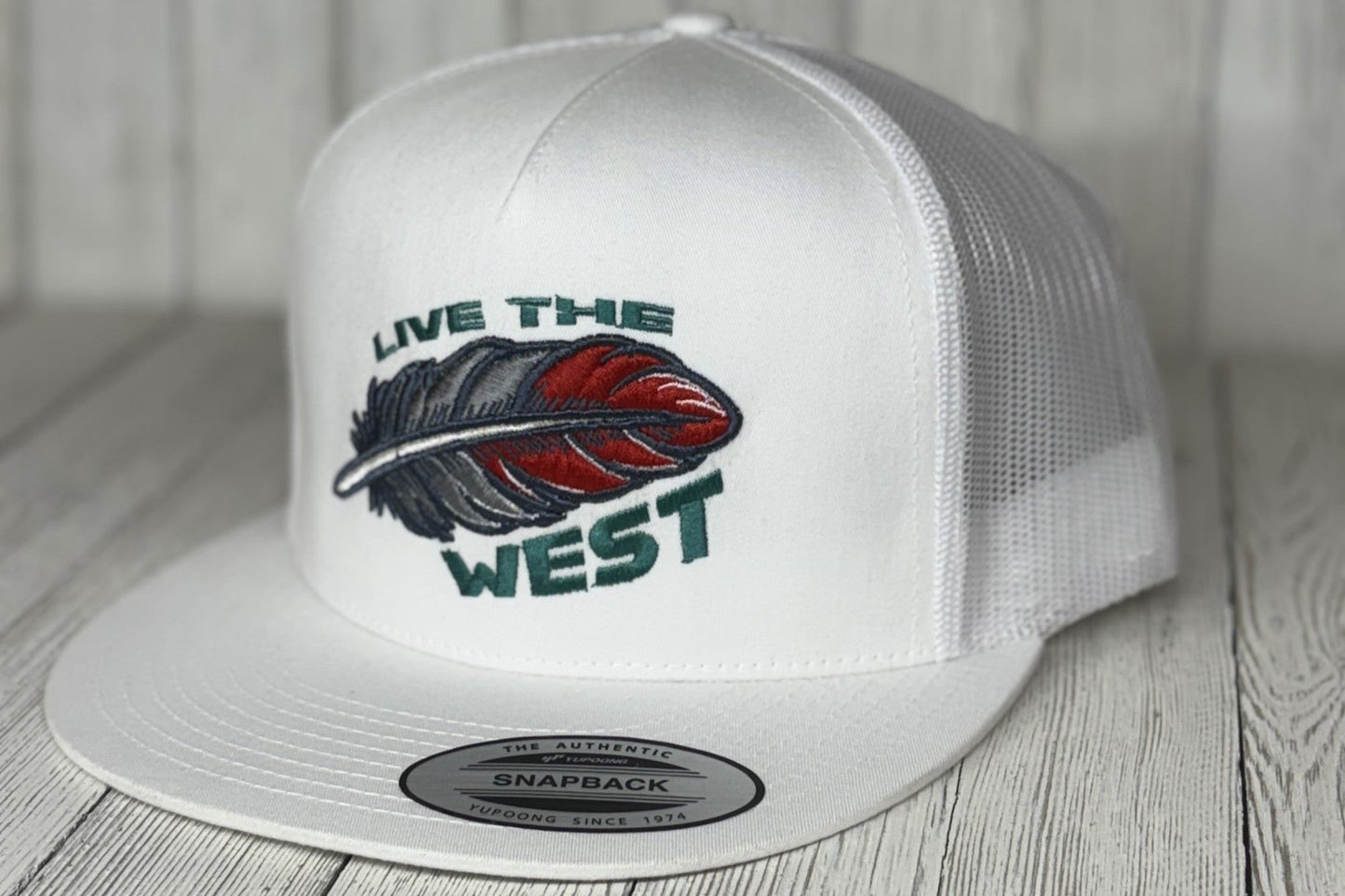 LIVE THE WEST - White flat bill trucker hat